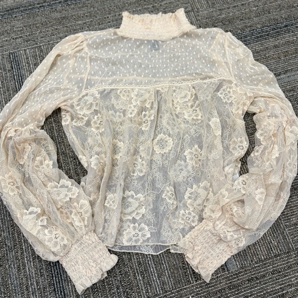 Forever 21 Cream Lace Blouse - Picture 2 of 2